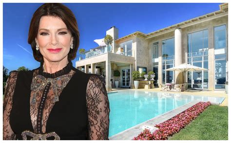 how did lisa vanderpump get her money